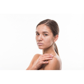 premium-blonde-hair-shampoo-with-natural-camomile-extract